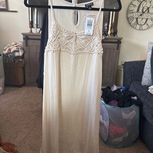 Torrid Cream Sleeveless top